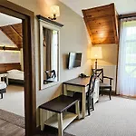 Hotel Folwark Lekuk 3*