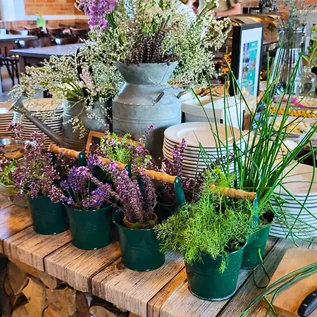 Folwark Lekuk Hotel Łękuk Mały