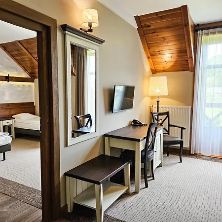 Hotel Folwark Lekuk 3*