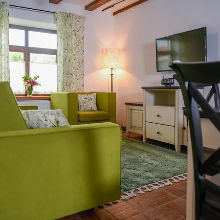 Folwark Lekuk Hotel Łękuk Mały