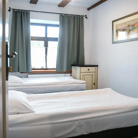Hotel Folwark Lekuk 3*
