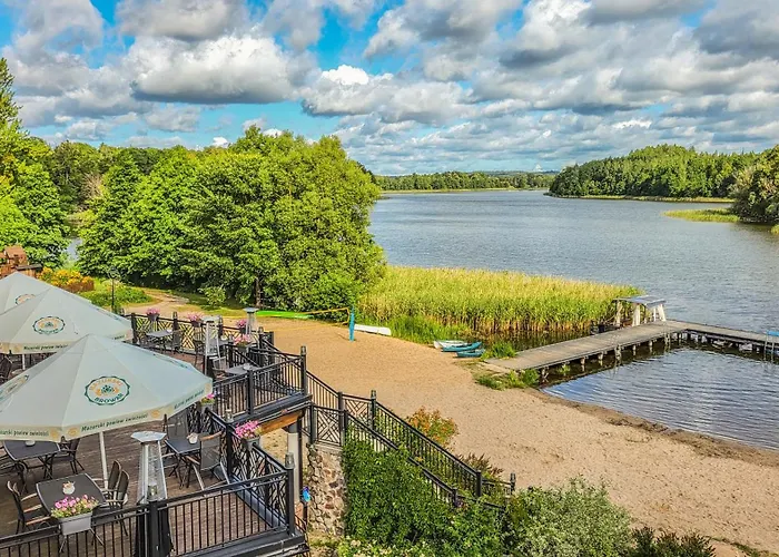 Hotel Folwark Lekuk 3*