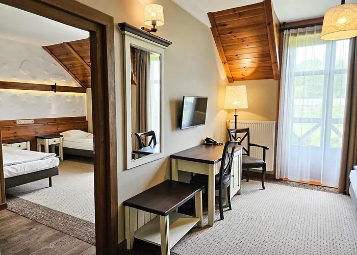 Hotel Folwark Lekuk 3*